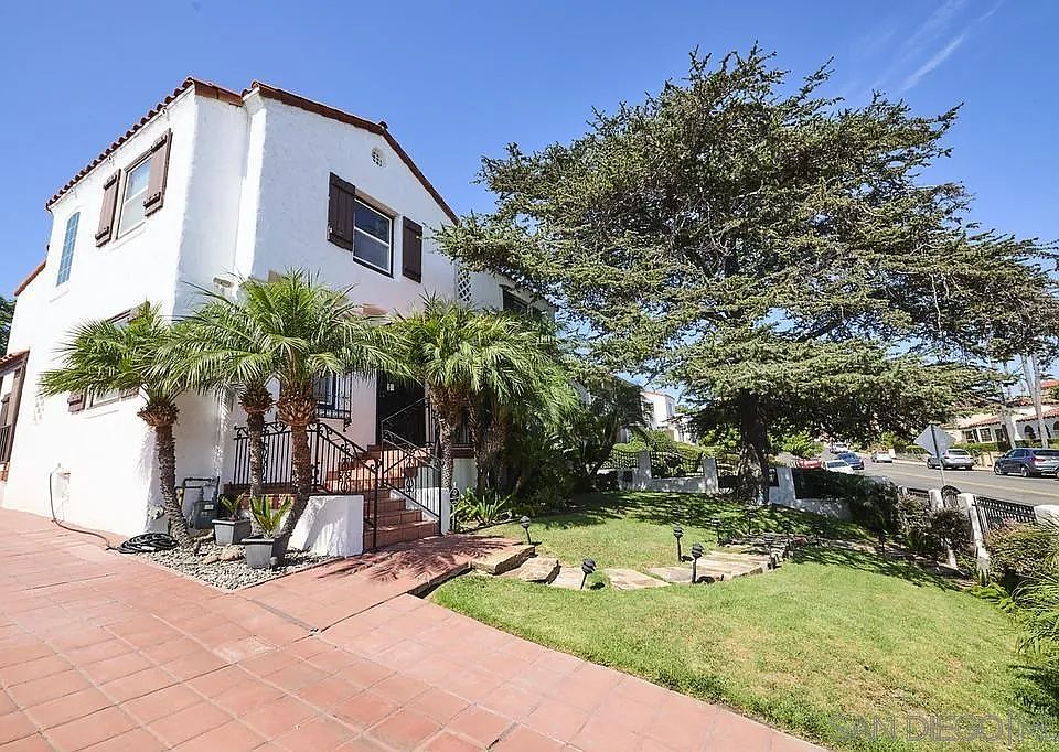 1st image of 2454 Presidio Dr