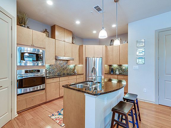2nd image of 1207 Beaconsfield Ln APT 404