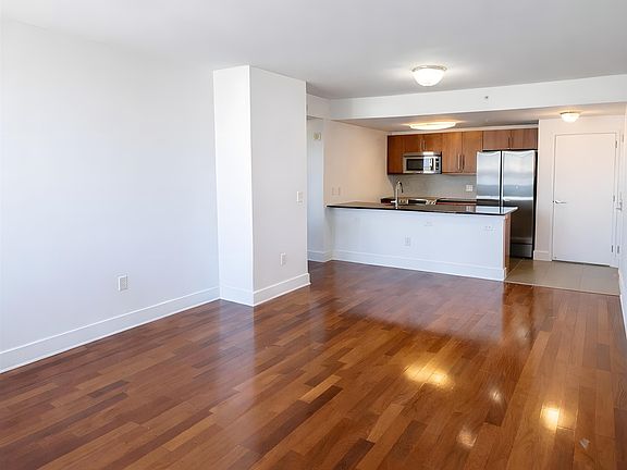 5th image of 88 Morgan St APT 3303