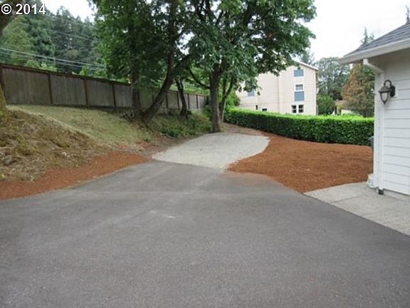 4th image of 20950 Willamette Dr