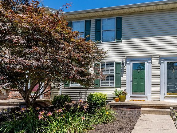 3rd image of 2383 Breckenridge Ct