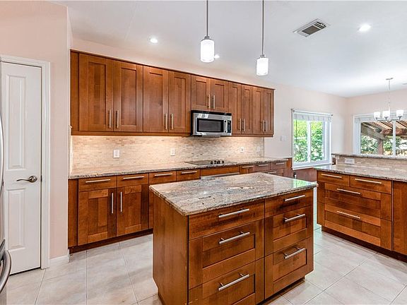 4th image of 13102 Fawn Valley Dr
