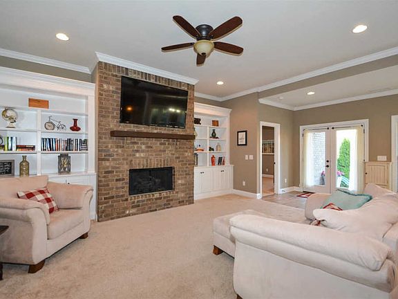5th image of 1220 Hensfield Dr