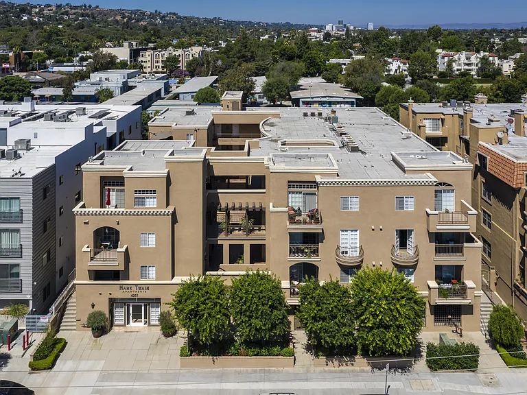 Apartments in Sherman Oaks, CA - Aerial View of Community and Surrounding Areas
