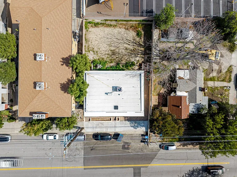 10232 Tujunga Canyon Blvd — Photo 29