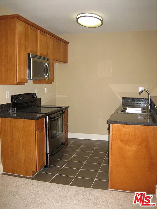 1 bed, 1.0 bath, 663 sqft, $2,450 — Photo 3