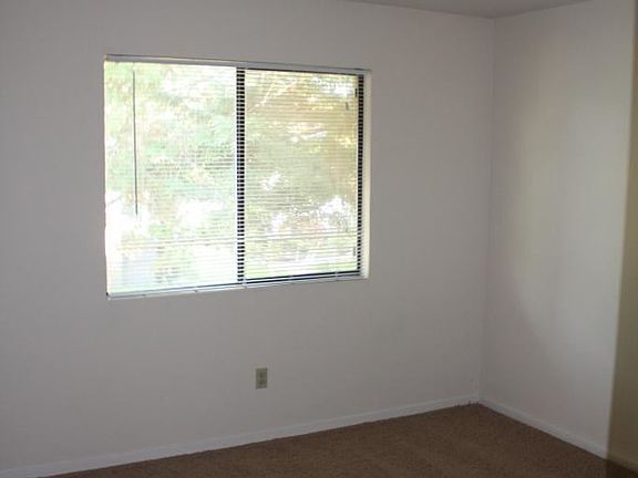 5th image of 7456 Sandalwood Dr APT 9