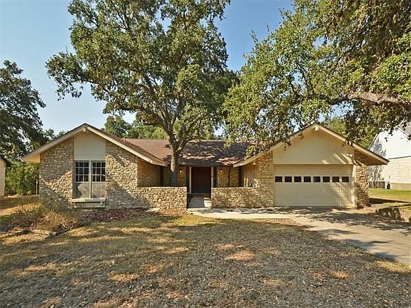 2nd image of 40 Brookhollow Dr