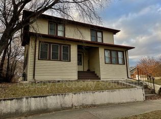 520 N 9th St APT 3, Bismarck, ND 58501