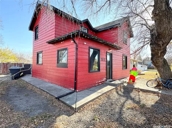 302 3rd Street E, Wilkie, SK S0K 4W0