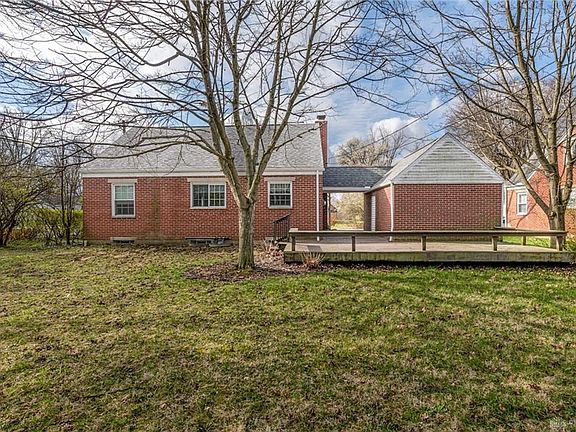 3rd image of 413 Earnshaw Dr