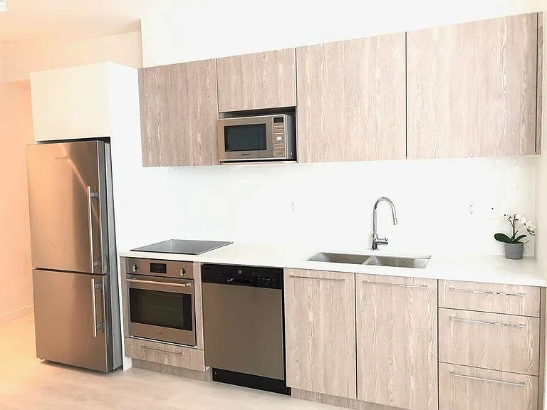 691 North Rd #202 — Photo 2