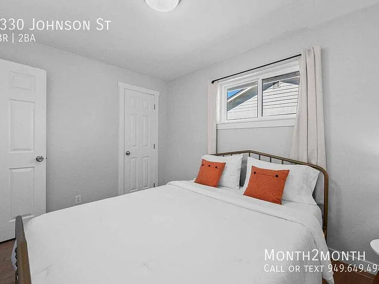 5330 Johnson St — Photo 13