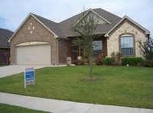 925 Virginia Ln, Saginaw, TX 76179