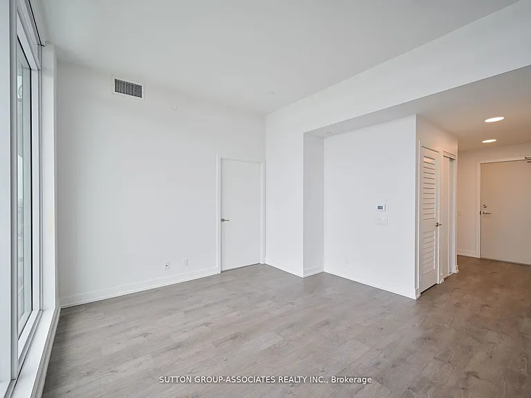 225 Veterans Dr #810 — Photo 8