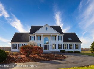 7562 E Mount Hope Hwy, Grand Ledge, MI 48837