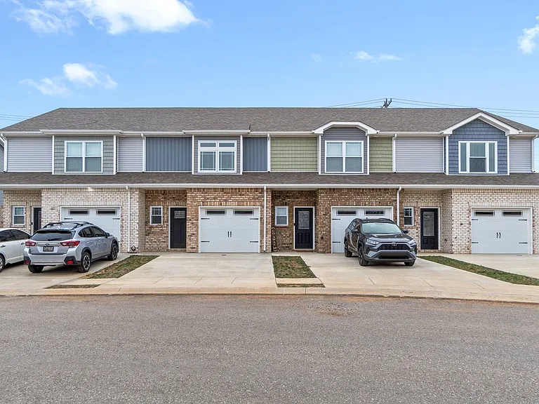 352 Fallow Cir — Photo 1