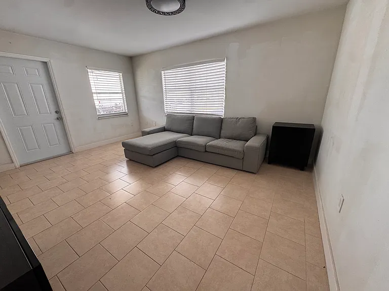 715 Joel Blvd #A — Photo 10