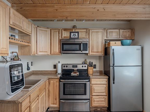 4th image of 3132 Pandaluna Ave