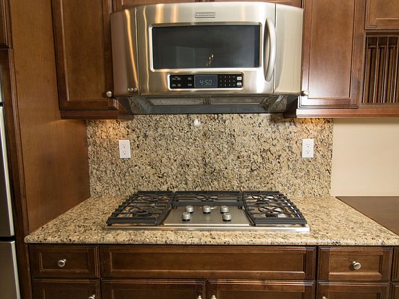 5th image of 634 Astera Ct