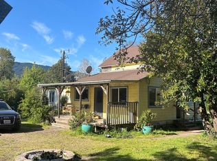 195 Old Coast Wagon Rd, Petrolia, CA 95558