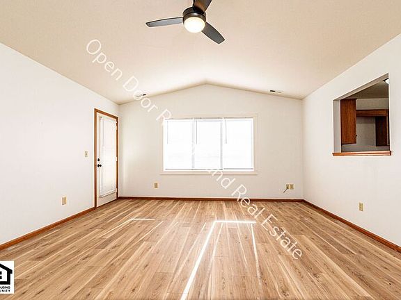 5th image of 1514 Fieldstone Dr