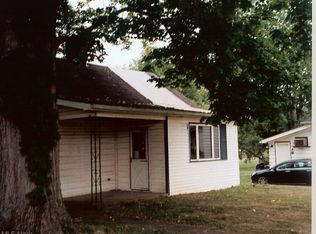 8555 Cumberland Rd, Leesville, OH 44639