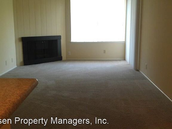 2nd image of 1627 H St APT 12
