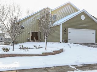 440 Flock Ave, Naperville, IL 60565