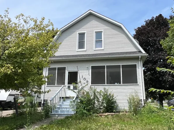 109 E Wood St, Yale, MI 48097