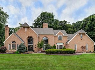 2160 S Villa Dr, Gibsonia, PA