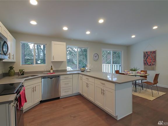 3rd image of 715 212th Pl SW