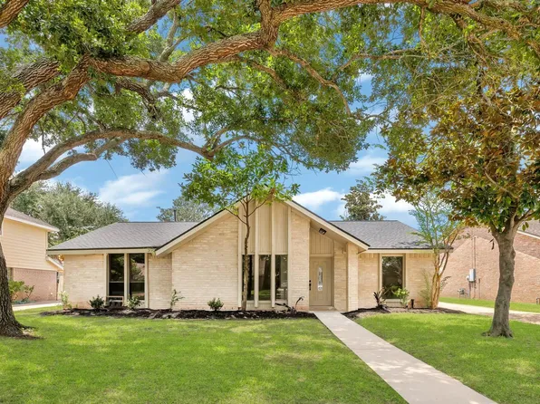 2906 Colonial Drive, Sugar Land, TX 77479