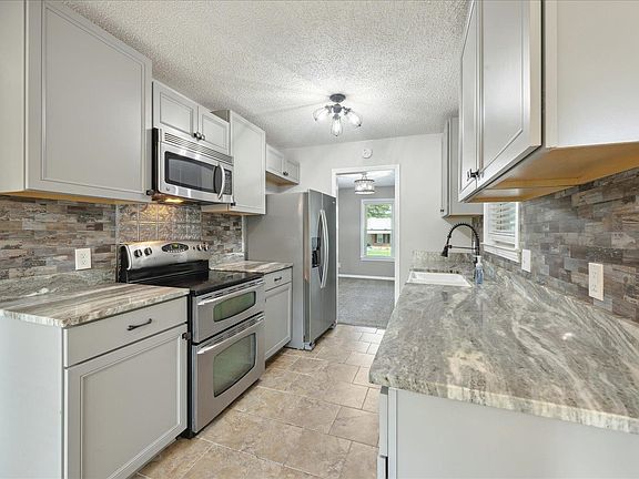 2nd image of 6419 Blenheim Ave