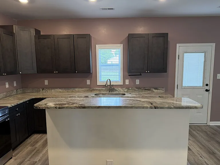 302 E Franck St — Photo 8