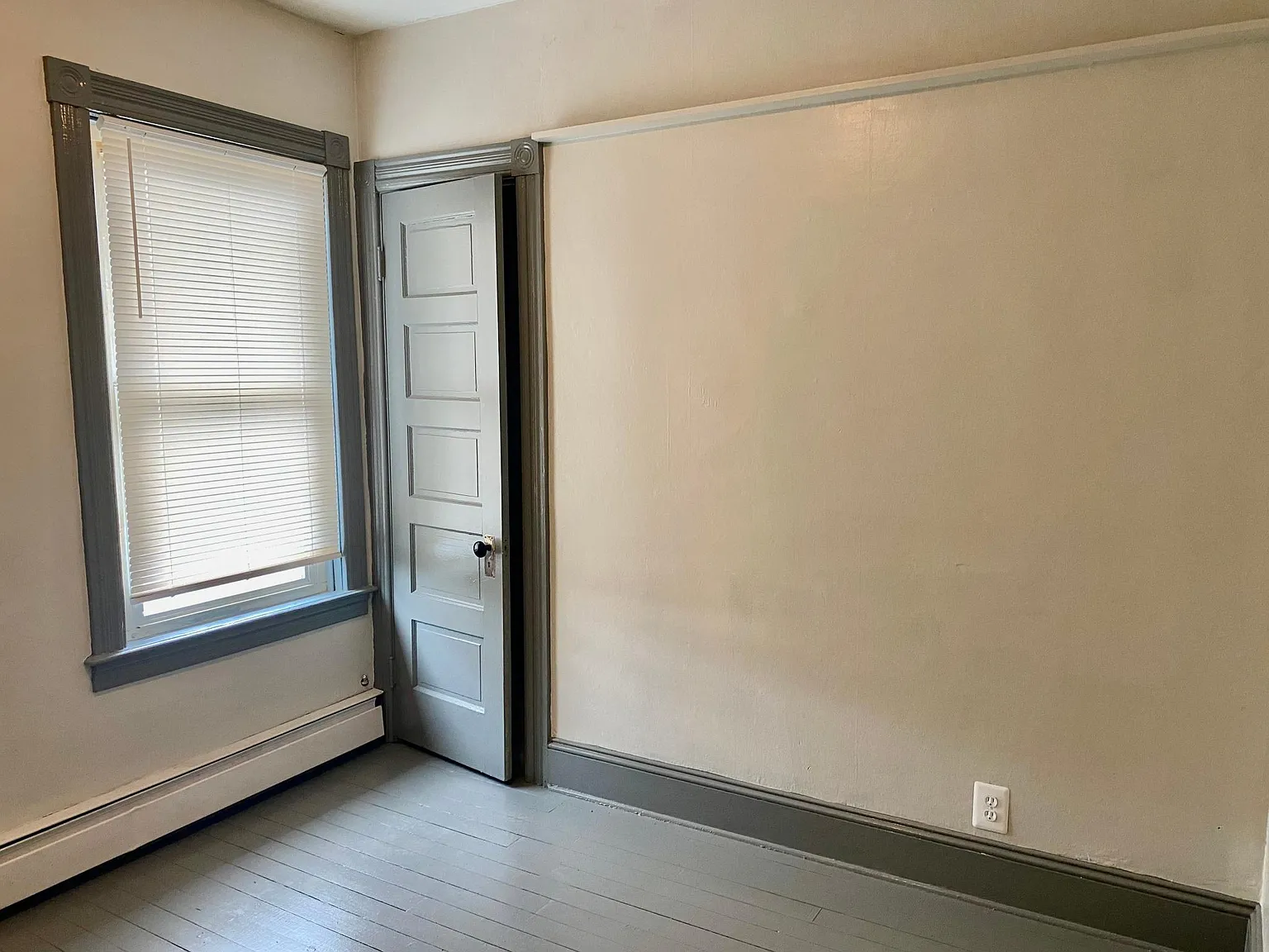 3 bed, $725 — Photo 2