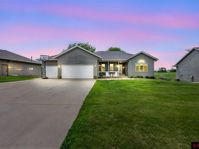 910 Melwood Ct, Madison Lake, MN, 56063
