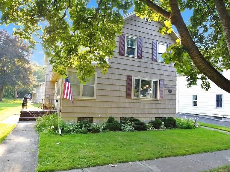 27 Boughton Ave — Photo 2
