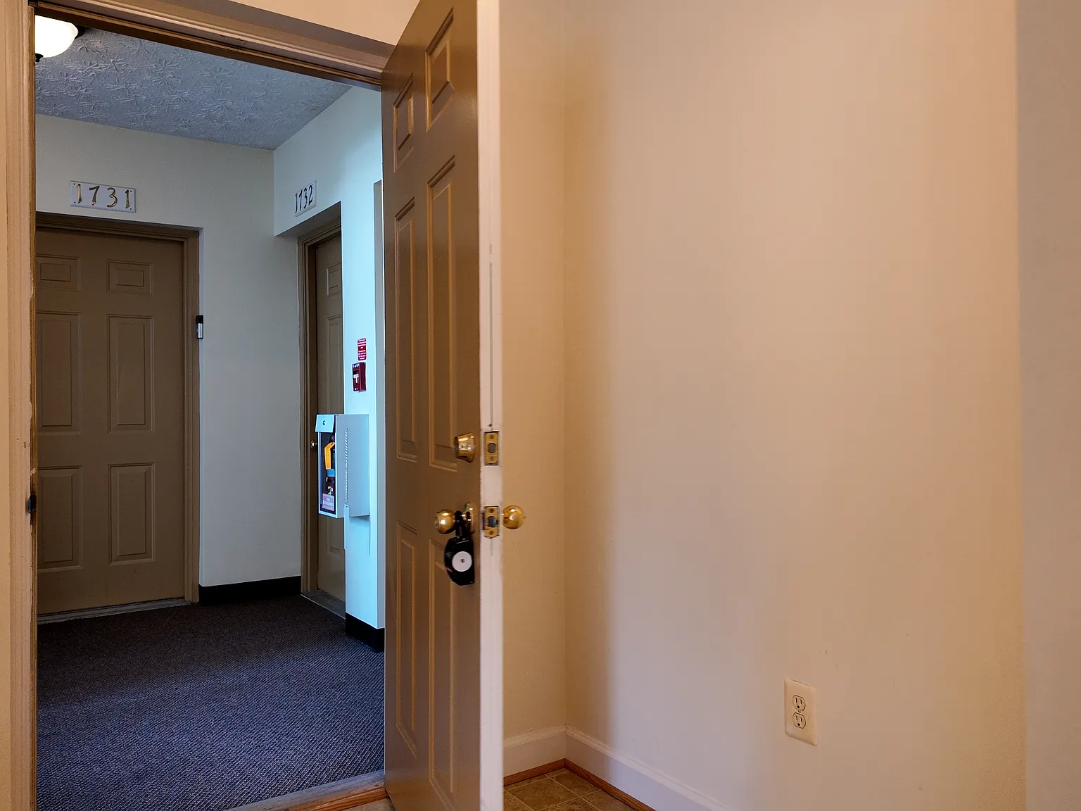 2 bed, 1189 sqft, $2,100 — Photo 2