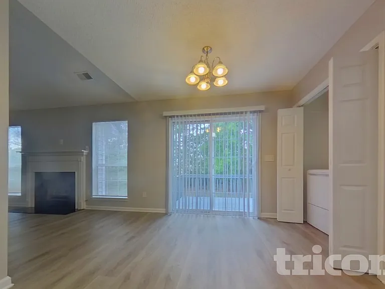 3 Long Glen Ct — Photo 4