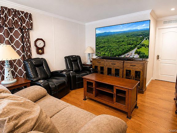4th image of 575 Creek Road #5A