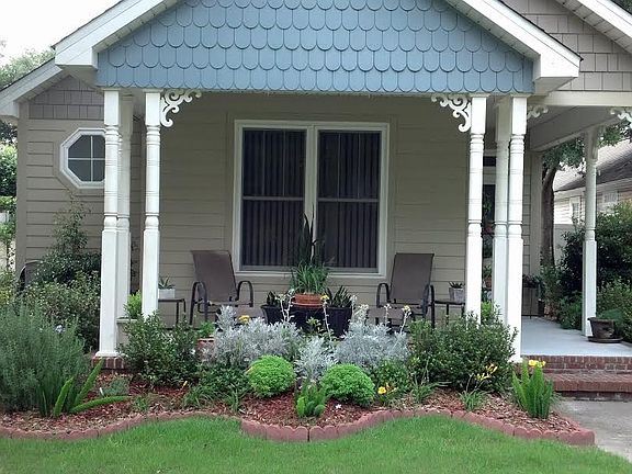 Front Faces Common Courtyard