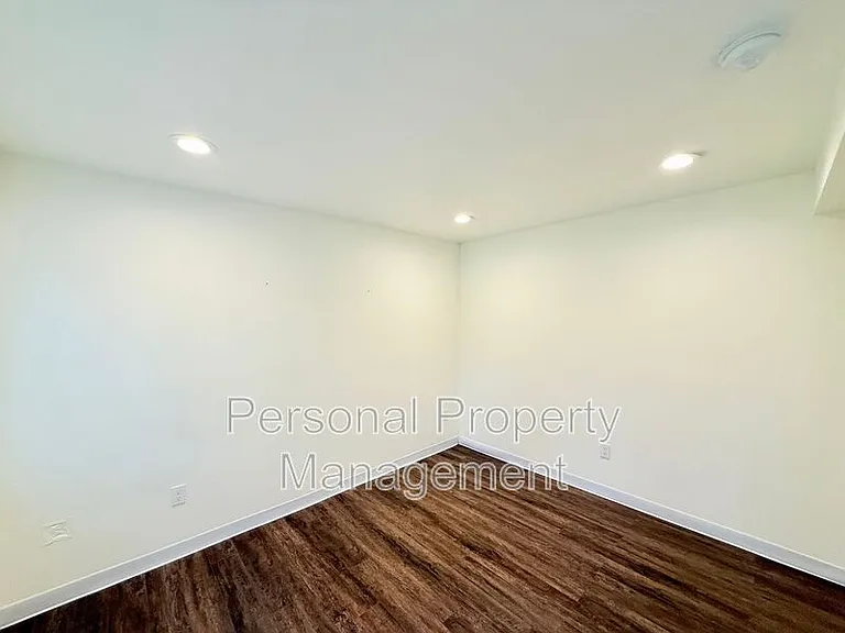 2234 N L St — Photo 32