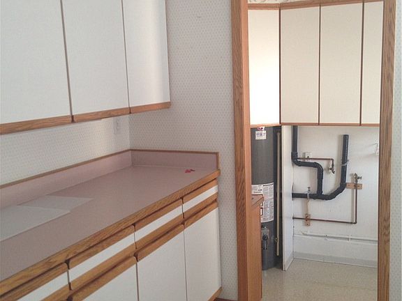 5th image of 305 W Knolls Vista Dr
