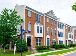 42821 Smallwood Ter, Chantilly, VA 20152