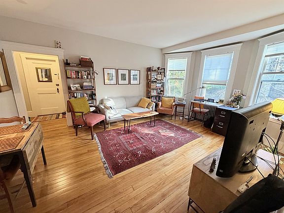 2nd image of 15 Jason St APT 2