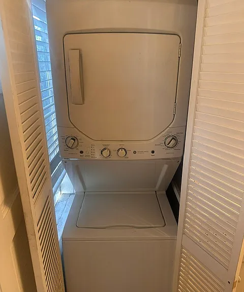 Washer and Dryer (gas)in unit