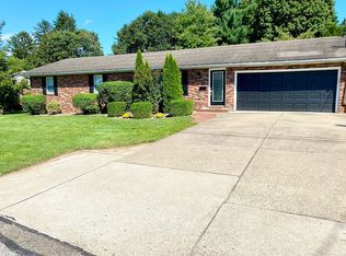 809 Roseland Ave, Williamstown, WV 26187