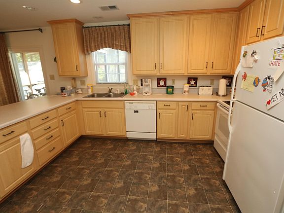 2nd image of 508 Mediterranean Ave