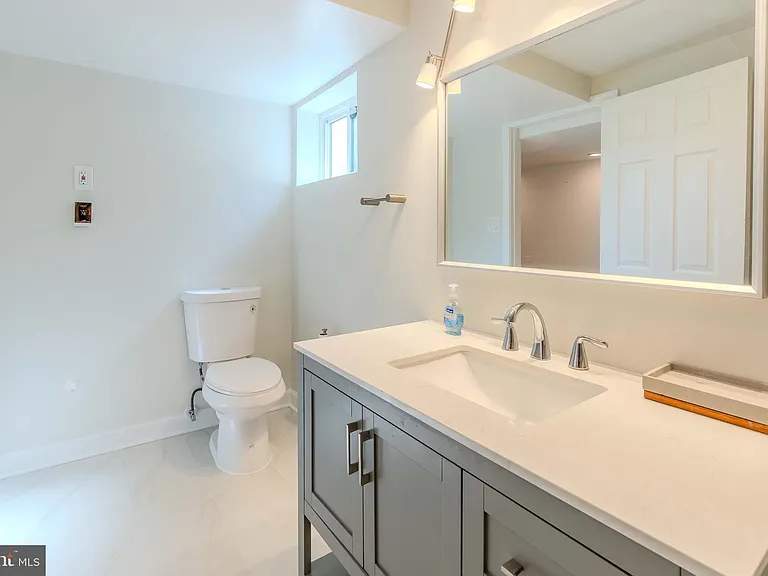 942 N McKinley Rd — Photo 40